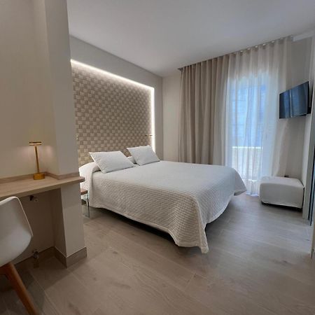 Hotel Restaurant Llansola Sant Carlos de la Ràpita Kültér fotó