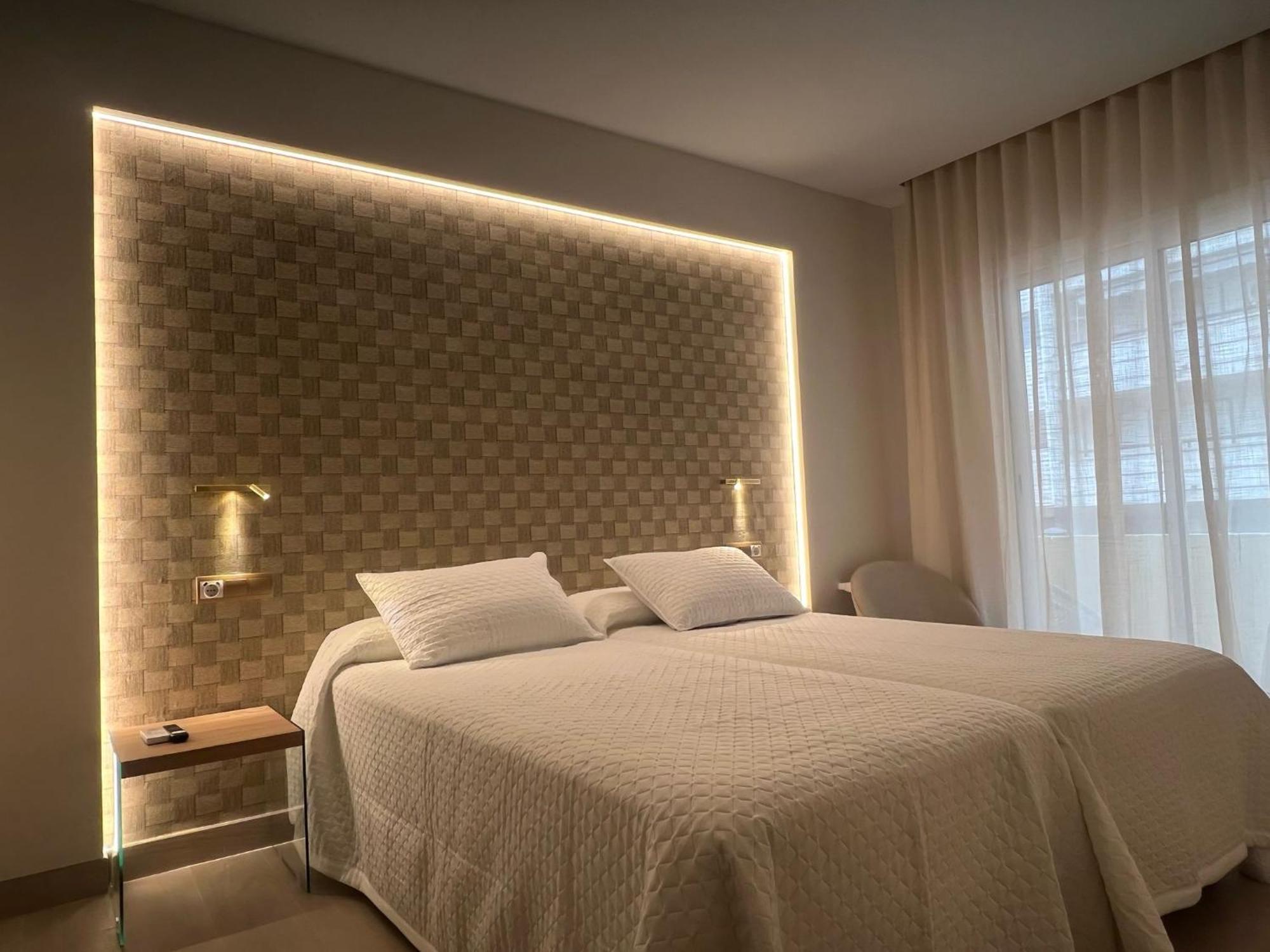 Hotel Restaurant Llansola Sant Carlos de la Ràpita Kültér fotó