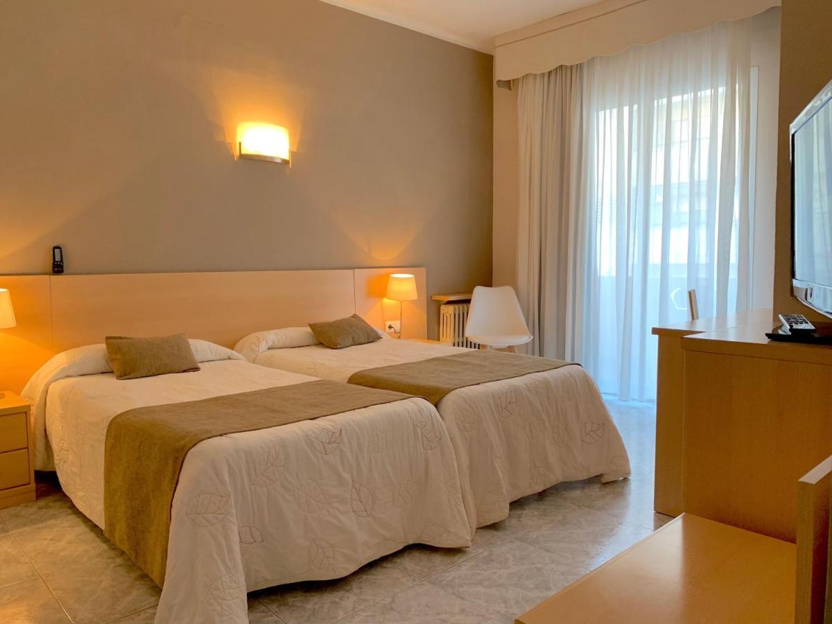 Hotel Restaurant Llansola Sant Carlos de la Ràpita Kültér fotó