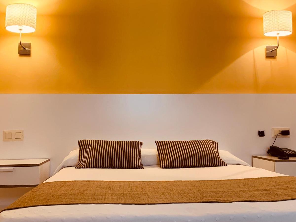 Hotel Restaurant Llansola Sant Carlos de la Ràpita Kültér fotó