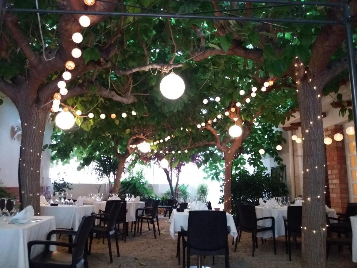 Hotel Restaurant Llansola Sant Carlos de la Ràpita Kültér fotó