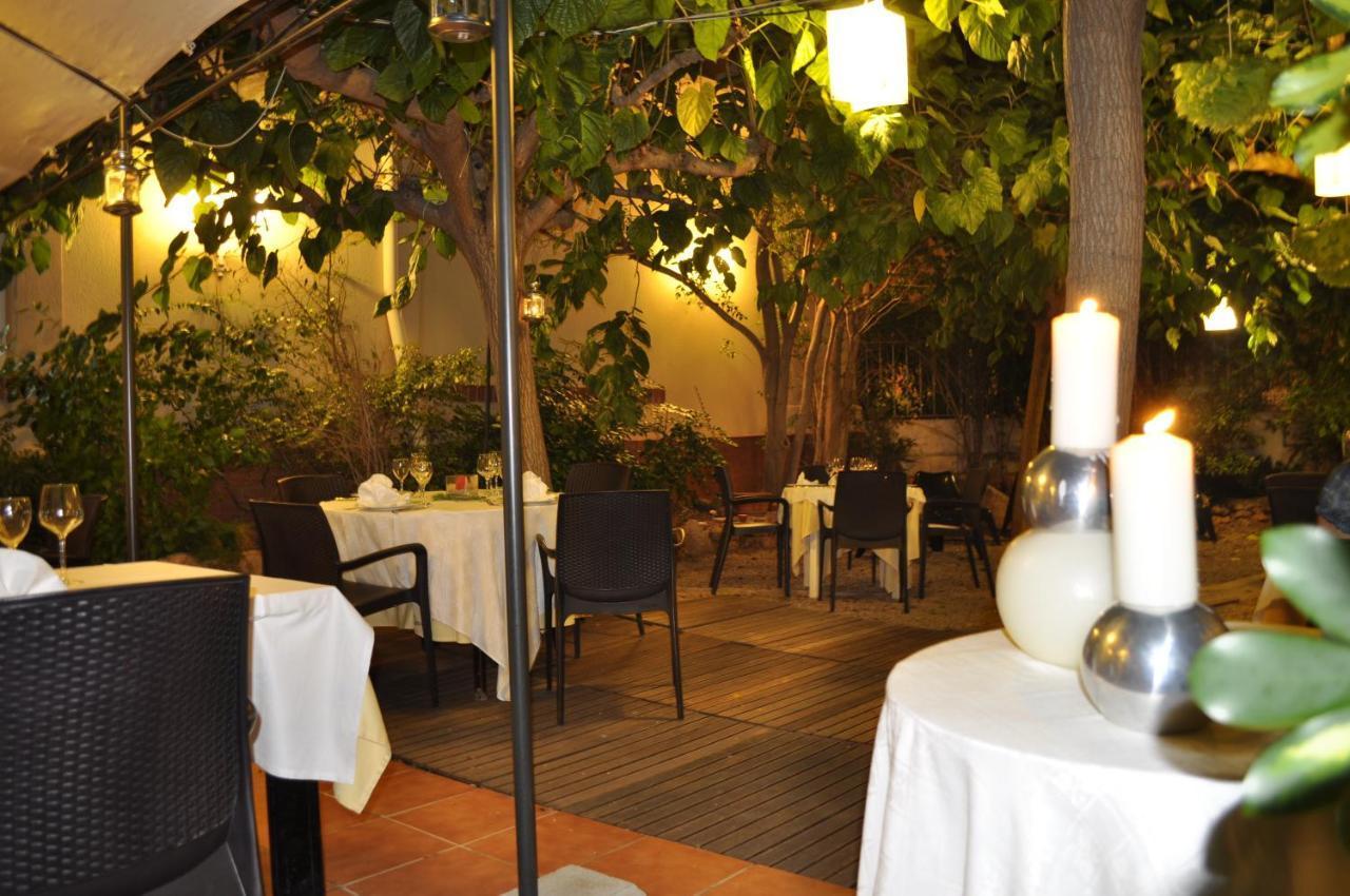 Hotel Restaurant Llansola Sant Carlos de la Ràpita Kültér fotó